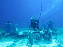 Divers at work 2.jpg