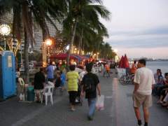 Manila Baywalk - Enjoying an evening stroll at the Manila Bay Walk in the time of Mayor Lito Atienza
