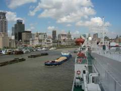 Wave Mercury passing Shanghai on a Sunny Day