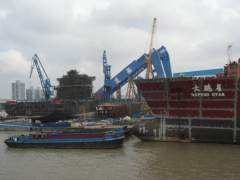 Collapsed heavy lift gantry crane shipbuilding incident, Huang-pu river near Shanghai
