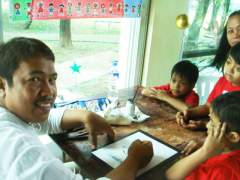 On The spot caricature with  The chldren cancer victim 2