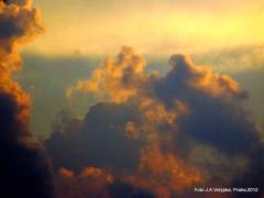 vecerní hrozive ale krasne mraky