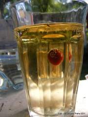 limon�da s utopenou rumovou vi�n�