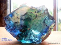 Sklovina ze sklárny 19.stol.