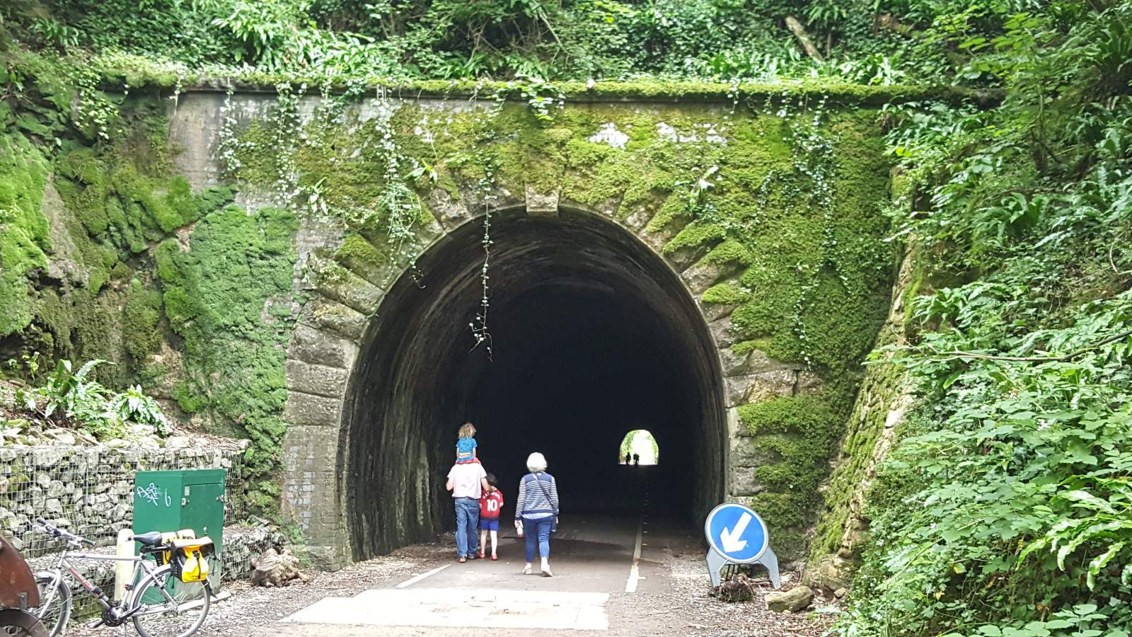 Shute Shelve Tunnel North Portal - Going in!