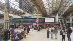 London Victoria Station - Entrance to Platforms 9 to 14