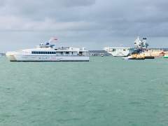Wight Ryder II and HMS Queen Elizabeth