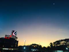 Sunset, the lazy Moon and Robinsons